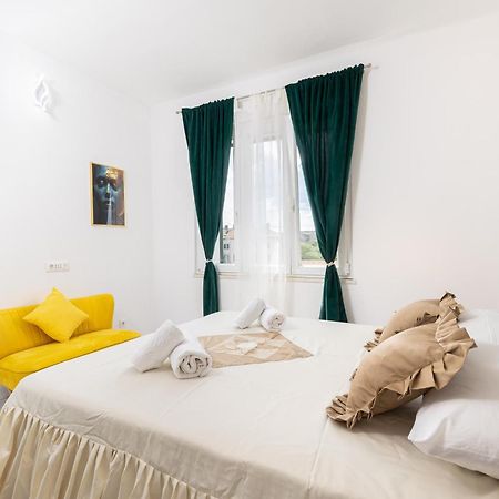 Lions Suites Split Buitenkant foto