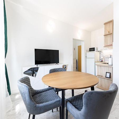 Lions Suites Split Buitenkant foto