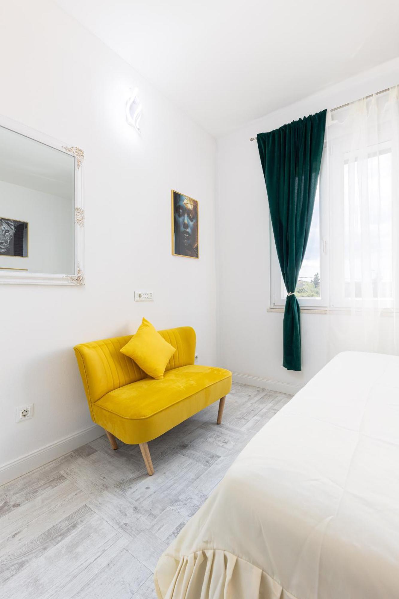Lions Suites Split Buitenkant foto