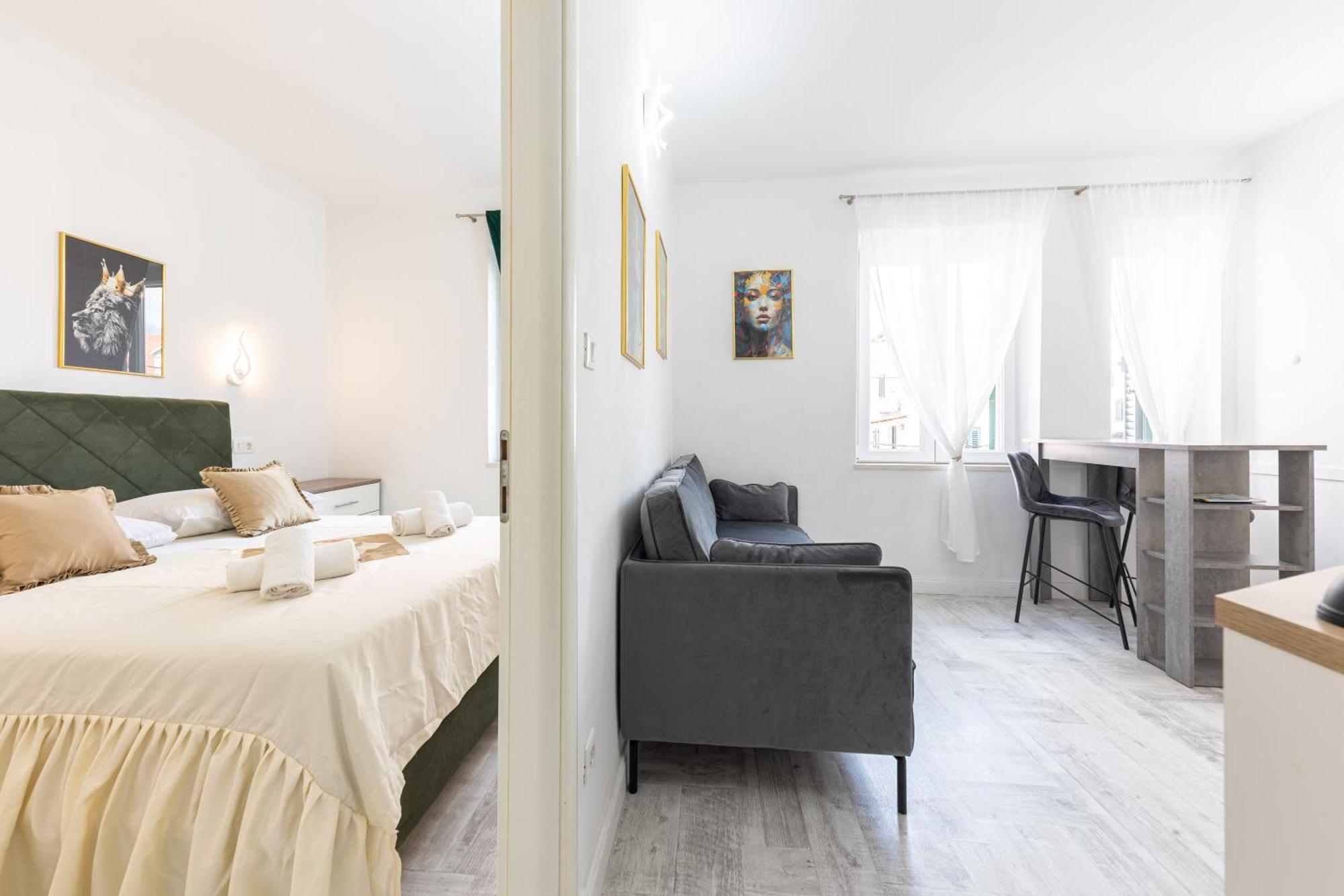 Lions Suites Split Buitenkant foto