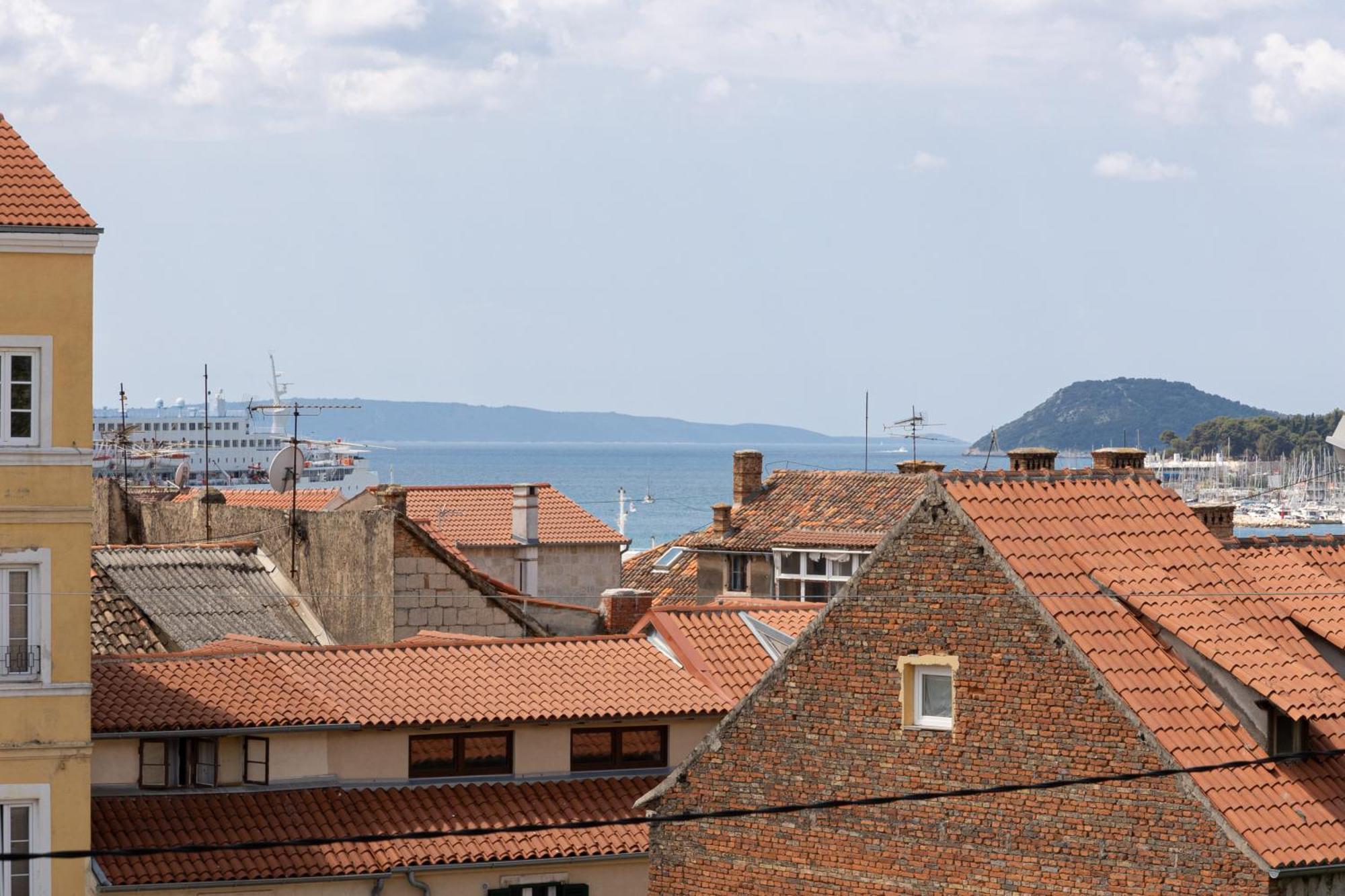 Lions Suites Split Buitenkant foto